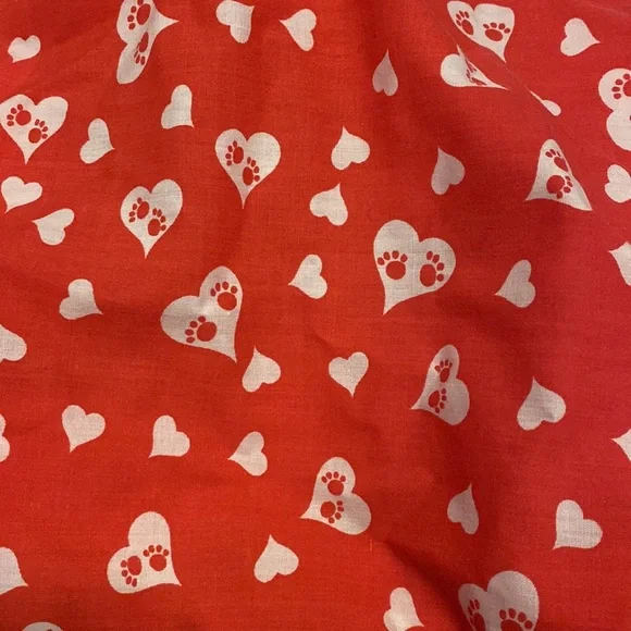 Set of 2 Surgical Bouffant caps Scrub Nurse Dog Cat Heart Roses Red Homemade hat - Picture 3 of 12